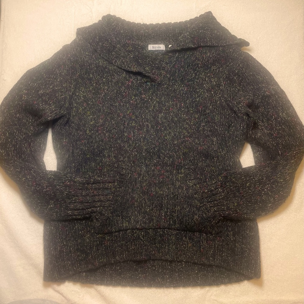 Liz&Co. knit sweater with pocket